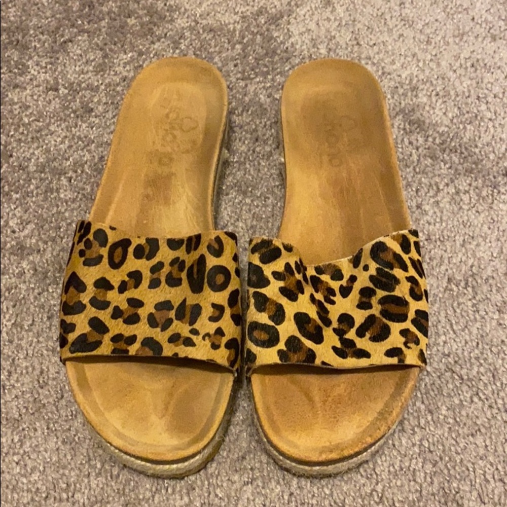 Leather Leopard sandal